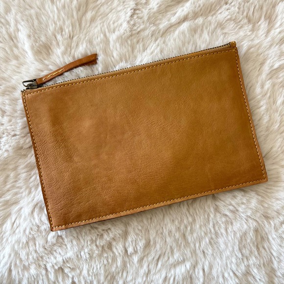 Madewell Handbags - MADEWELL Beige Leather Clutch Wallet NWT